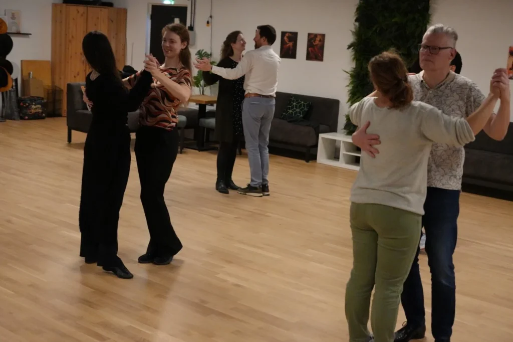 Latin Ballroom - Salsamas